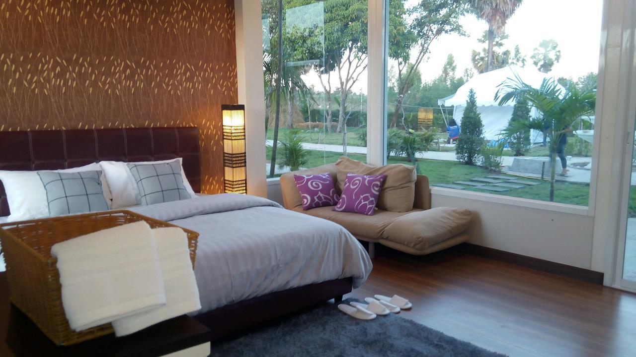 Bluemoon Riverside Phibun Mangsahan Esterno foto